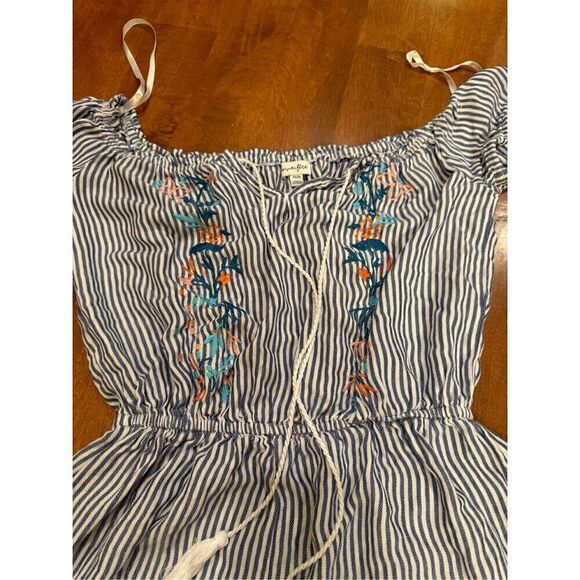 Woman’s boutique love fire romper - Picture 2 of 4